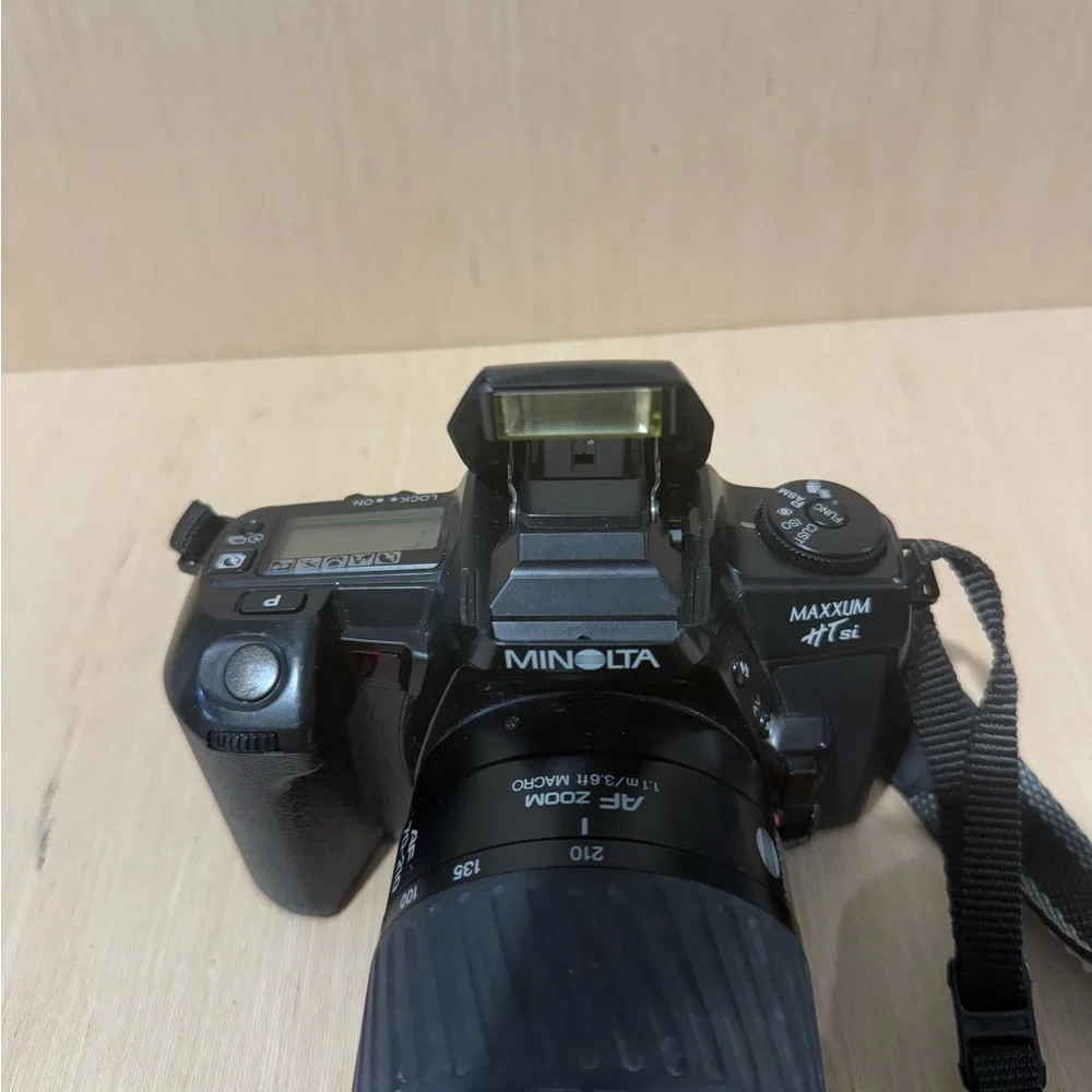 Minolta Maxxum HTsi AF 35mm SLR Camera w/70-210AF Lens Untested w/Film Buy As Is